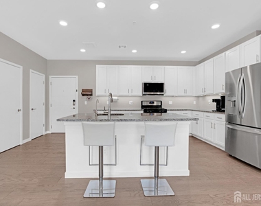 131 Lorhan Drive - Photo Thumbnail 1