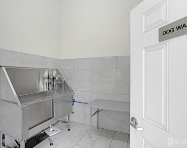 131 Lorhan Drive - Photo Thumbnail 32