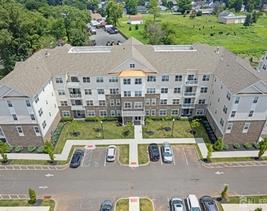 131 Lorhan Drive - Photo Thumbnail 34