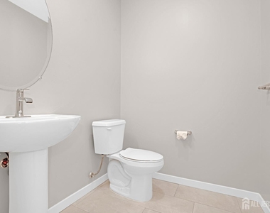 131 Lorhan Drive - Photo Thumbnail 22