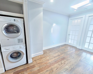 234 West 14th Street - Photo Thumbnail 3
