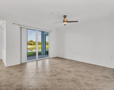 14081 Heritage Landing Boulevard - Photo Thumbnail 10