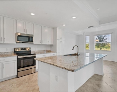 14081 Heritage Landing Boulevard - Photo Thumbnail 1