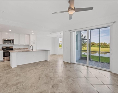 14081 Heritage Landing Boulevard - Photo Thumbnail 7