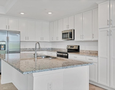 14081 Heritage Landing Boulevard - Photo Thumbnail 2