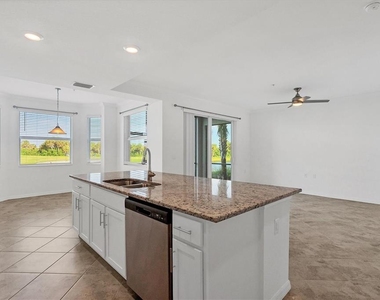 14081 Heritage Landing Boulevard - Photo Thumbnail 5