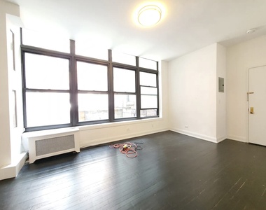 West 9th Street - Photo Thumbnail 9