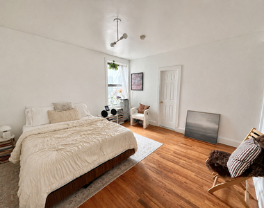 668 Hancock Street - Photo Thumbnail 2