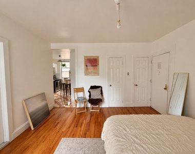 668 Hancock Street - Photo Thumbnail 3