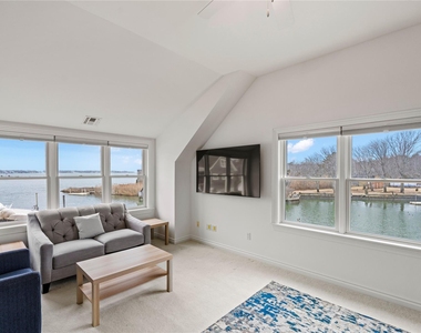 8 Hyler Drive - Photo Thumbnail 7
