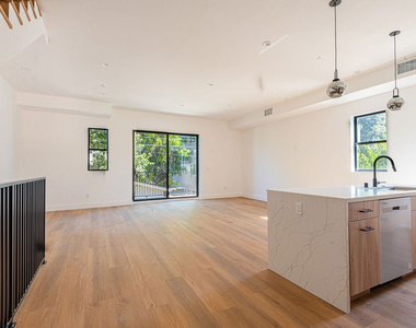 10845 N Morrison Street - Photo Thumbnail 23