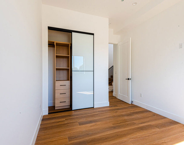 10845 N Morrison Street - Photo Thumbnail 12