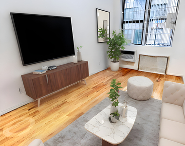 336 East 90th Street - Photo Thumbnail 2