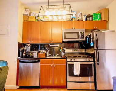 West 11th Street - Photo Thumbnail 1