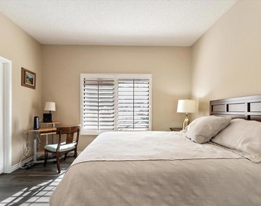 54838 Oak Tree - Photo Thumbnail 26
