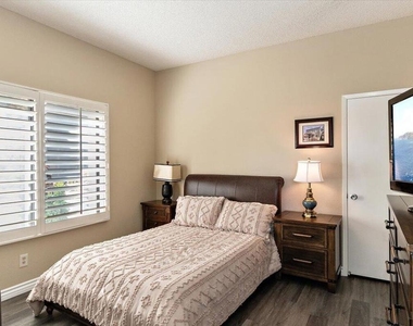 54838 Oak Tree - Photo Thumbnail 29