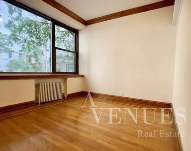 West 68th Street - Photo Thumbnail 1