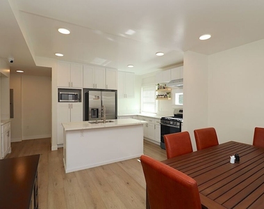 2739 S Budlong Avenue - Photo Thumbnail 5