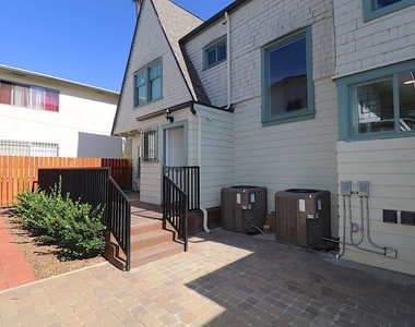 2739 S Budlong Avenue - Photo Thumbnail 30