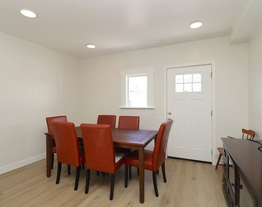 2739 S Budlong Avenue - Photo Thumbnail 3