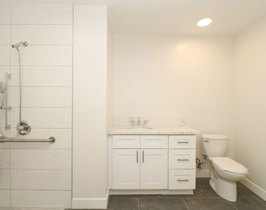 2739 S Budlong Avenue - Photo Thumbnail 25