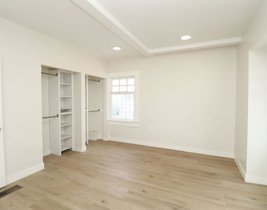2739 S Budlong Avenue - Photo Thumbnail 21