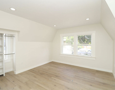 2739 S Budlong Avenue - Photo Thumbnail 17