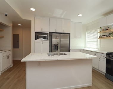 2739 S Budlong Avenue - Photo Thumbnail 11