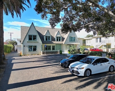 2739 S Budlong Avenue - Photo Thumbnail 2