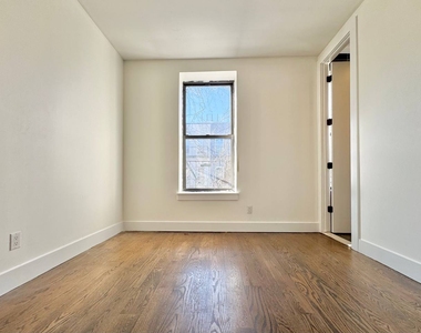 16-57 Summerfield St - Photo Thumbnail 4