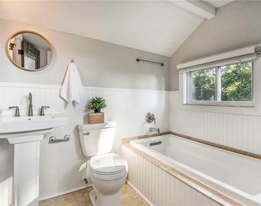 2871 Tupelo Street Se - Photo Thumbnail 32