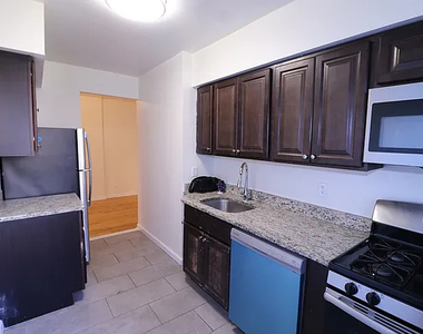 34-15 Parsons Boulevard - Photo Thumbnail 4