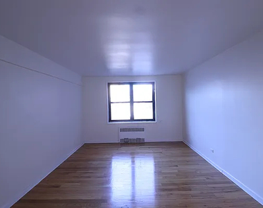 34-15 Parsons Boulevard - Photo Thumbnail 7