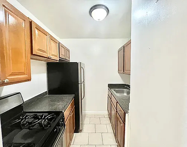41-25 Case Street - Photo Thumbnail 3