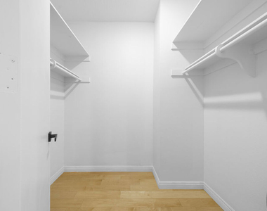 4477 Wilshire Boulevard - Photo Thumbnail 4