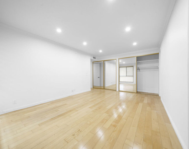 4477 Wilshire Boulevard - Photo Thumbnail 2