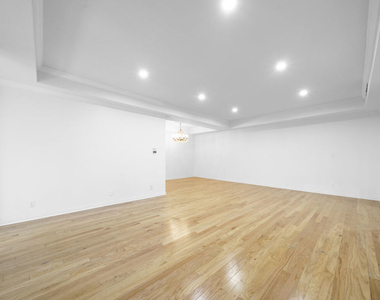 4477 Wilshire Boulevard - Photo Thumbnail 18