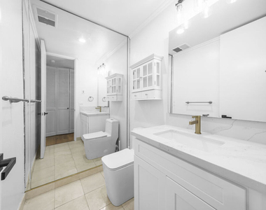 4477 Wilshire Boulevard - Photo Thumbnail 7
