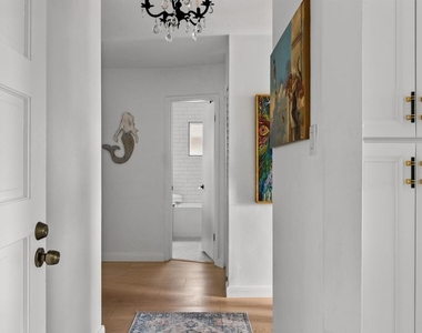 1841 Linwood - Photo Thumbnail 9