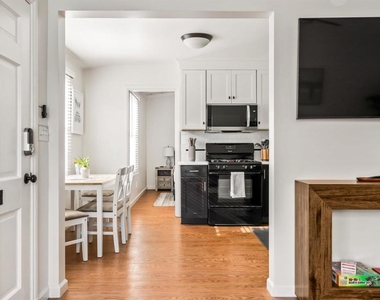 319 Nautilus Street - Photo Thumbnail 1