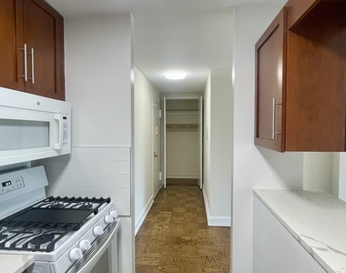 E71st Street / 1st Ave - Photo Thumbnail 5