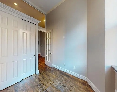 234 West 14th Street - Photo Thumbnail 1