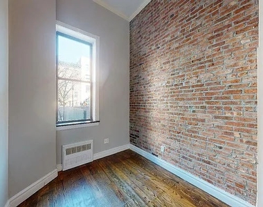 234 West 14th Street - Photo Thumbnail 5