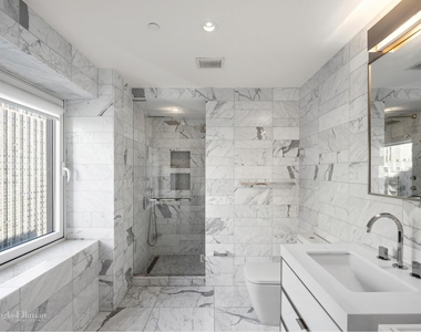 135 W 52nd St - Photo Thumbnail 11