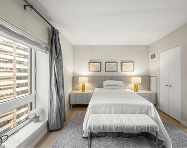 135 W 52nd St - Photo Thumbnail 8