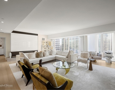 135 W 52nd St - Photo Thumbnail 1