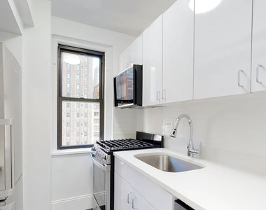 EAST 38TH STREET - Photo Thumbnail 2