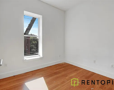 127 Lefferts Place - Photo Thumbnail 3