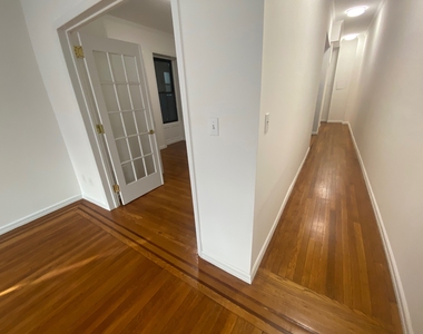 East 91st Street - Photo Thumbnail 2