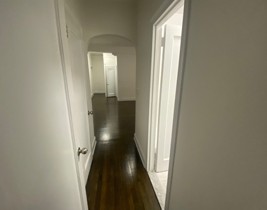 East 81st Street - Photo Thumbnail 8